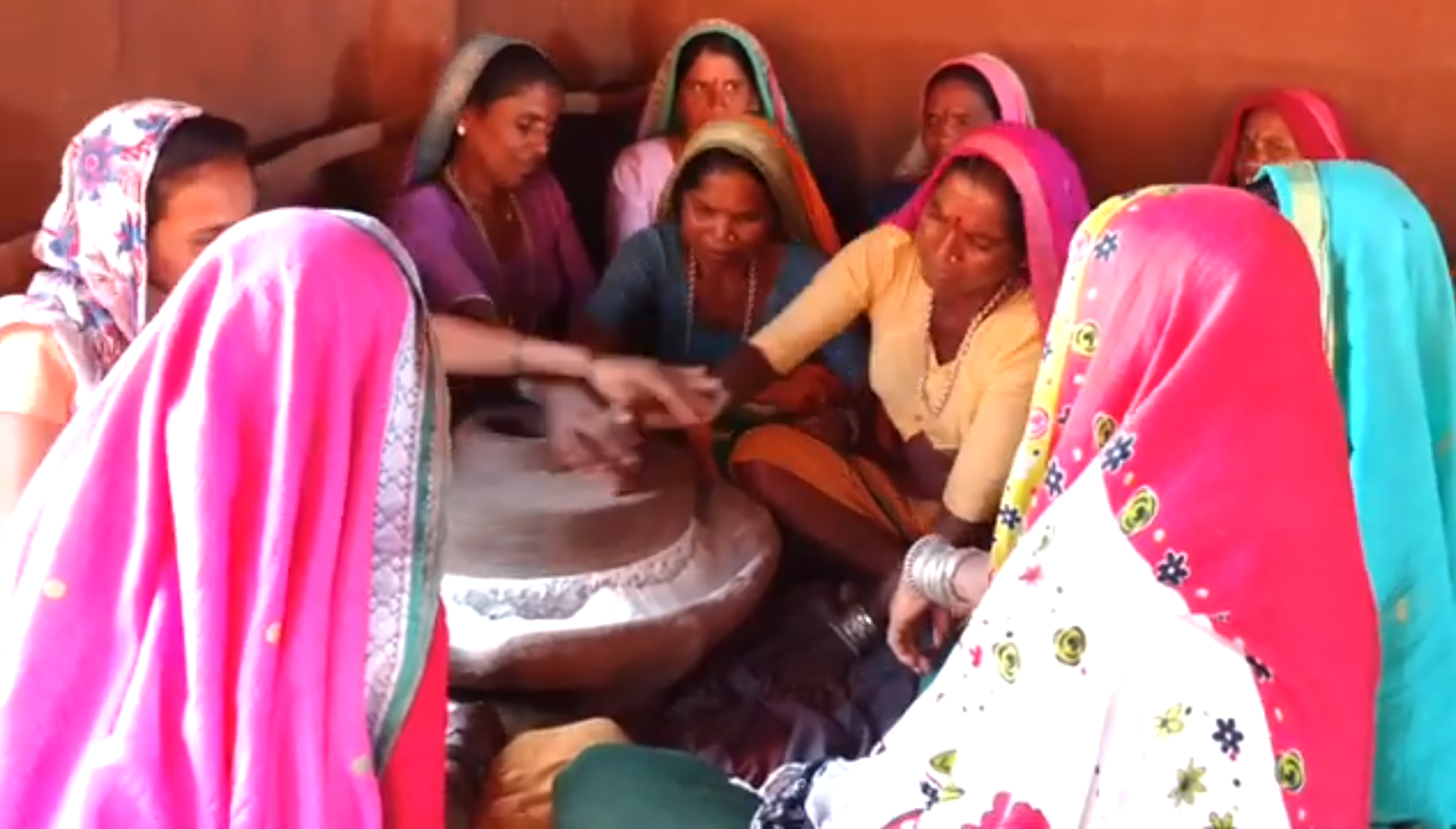 ‘What We Learn When Women Sing’: Bolis at the Intersection of Gujarat and Maharashtra